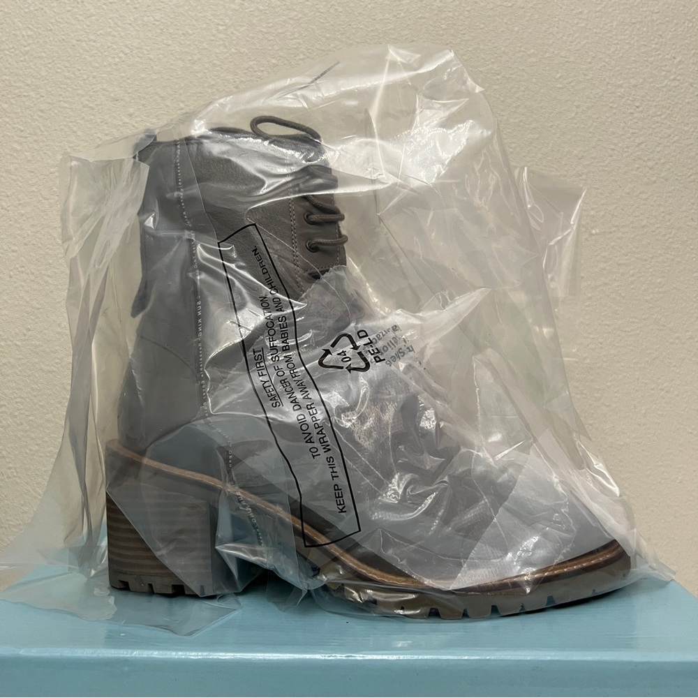 Seychelles Irresistible Combat Boots Gray Size 9M Chunky Heel New With Box - Picture 3 of 13